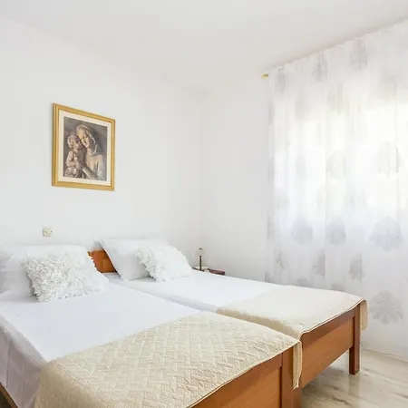 Lejlighed With Parking Space Kastel Stari, - 20999 *