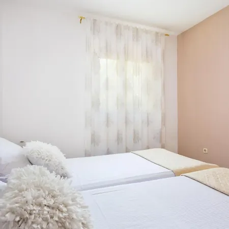 Lejlighed With Parking Space Kastel Stari, - 20999