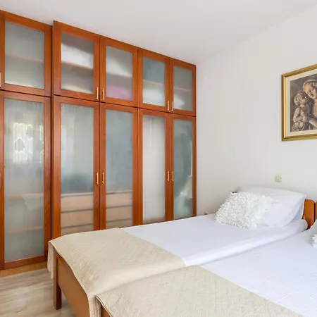 Lejlighed With Parking Space Kastel Stari, - 20999 *